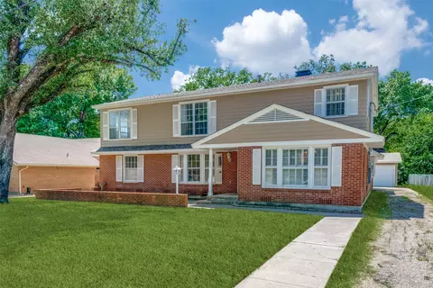 805 S Rusk St, Gainesville, TX 76240