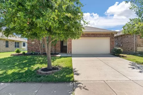 713 Lone Pine Dr, Little Elm, TX 75068