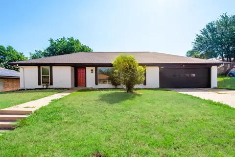 6813 Winifred Dr, Fort Worth, TX 76133