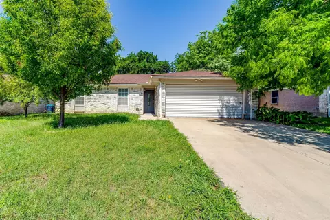 2908 Raton Dr, Fort Worth, TX 76116