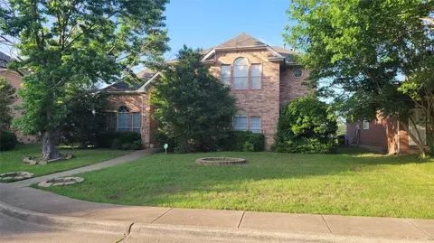 108 Circle Creek Dr, Desoto, TX 75115