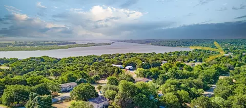3102 Hilltop Ct, Granbury, TX 76048