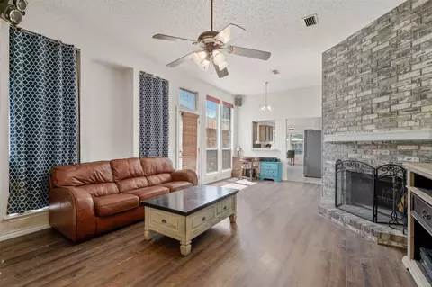 1316 Overlook Dr, Lewisville, TX 75067