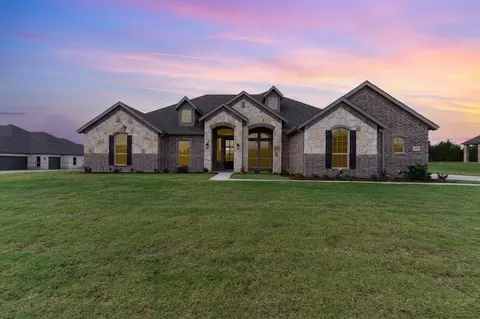 6850 Champion Rd, Midlothian, TX 76065