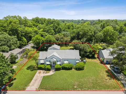 9538 Peninsula Dr, Dallas, TX 75218