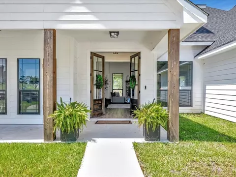 321 Rustic Pines Dr, Lufkin, TX 75904