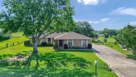 403 W Cocopa Dr, Lake Kiowa, TX 76240