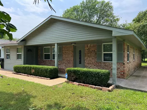 203 N 2nd St, Crandall, TX 75114