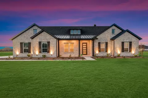1385 Mohak Ln, Farmersville, TX 75442