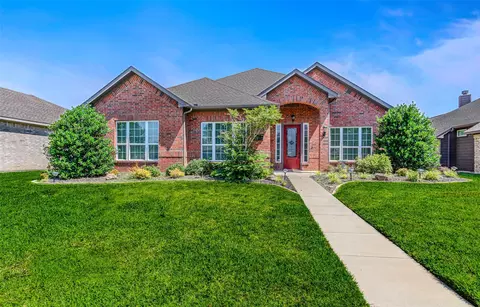 8013 Lake Bend Dr, Rowlett, TX 75088