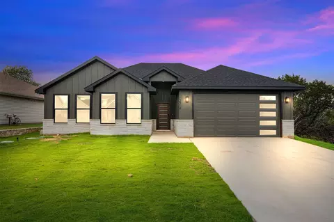 2314 Snake River Dr, Granbury, TX 76048