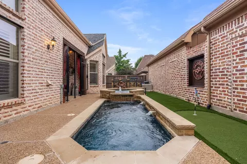 6135 Stapleford Cir, Dallas, TX 75252