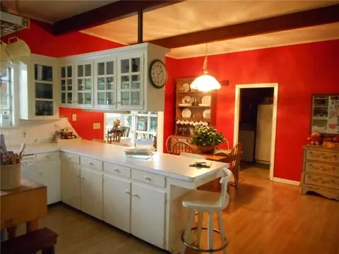 Kitchen - 504 Herrington Dr, Springhill, LA 71075 photo 2 of 2