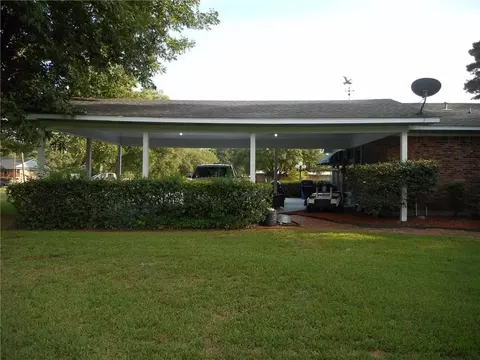 Exterior - 504 Herrington Dr, Springhill, LA 71075 photo 5 of 5