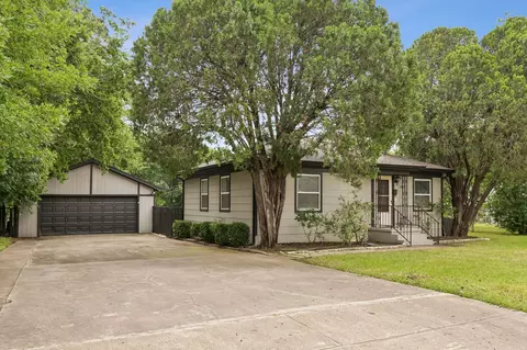 4849 Sherwood Dr, River Oaks, TX 76114