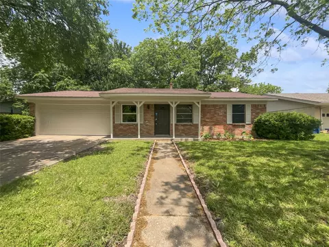 100 W Willow Ln, Princeton, TX 75407