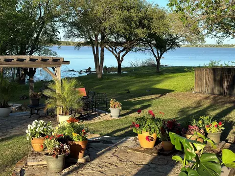 916 Cove Trl, Little Elm, TX 75068