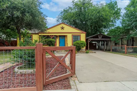 4416 Stadium Dr, Fort Worth, TX 76133