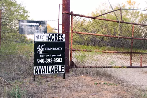 999999999 Gresham Ln, Jacksboro, TX 76458