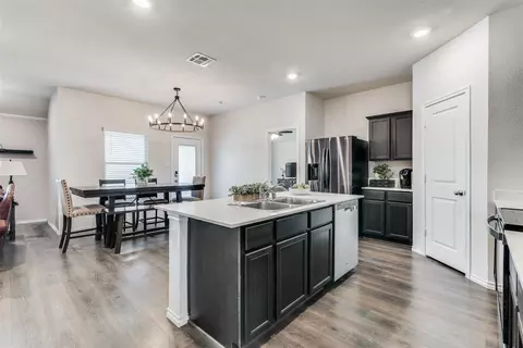 2252 Torch Lake Dr, Forney, TX 75126