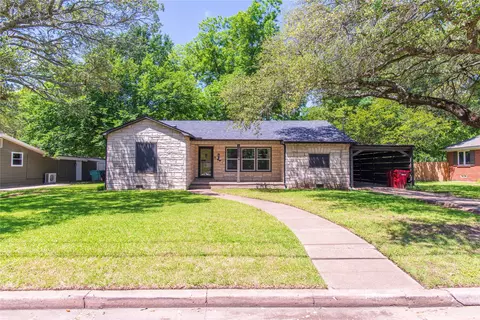 1124 N Lockhart St, Sherman, TX 75092