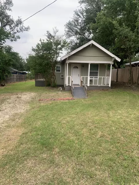 1230 W Hyman St, Stephenville, TX 76401