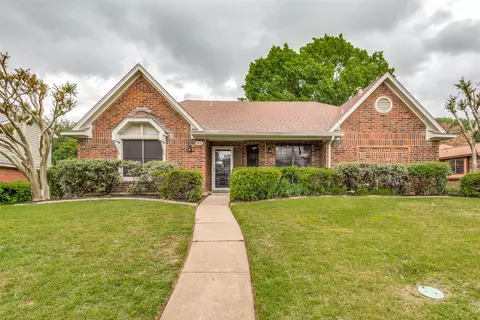 908 Aspen Dr, Desoto, TX 75115