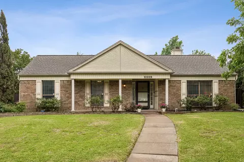 2206 Meadow Ln, Garland, TX 75040