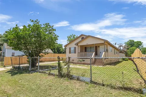 2615 Chestnut Ave, Fort Worth, TX 76164