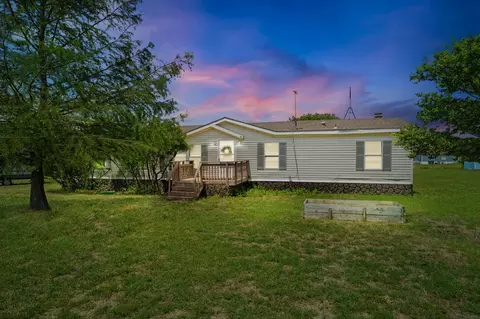 8536 Longhorn Dr, Justin, TX 76247