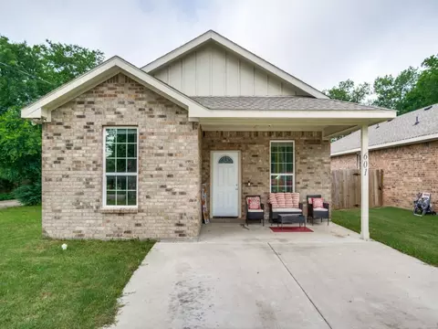 601 Erie St, Cleburne, TX 76031