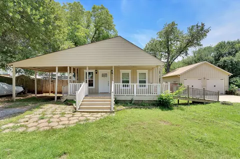 506 Redbud Ln, Grapevine, TX 76051
