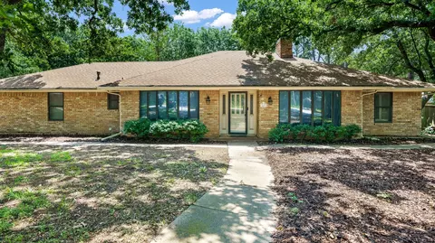 609 Pennsylvania Dr, Denton, TX 76205