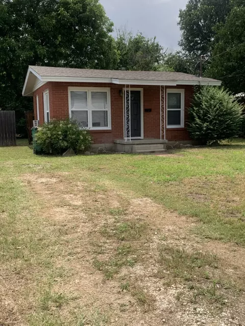 980 N Mccart St, Stephenville, TX 76401