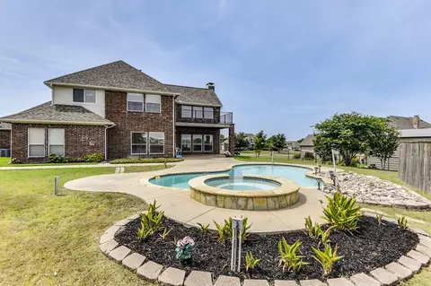 840 Lake Vista Ln, Lavon, TX 75166