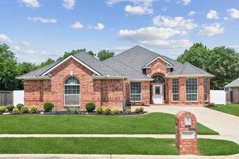 6910 Winthorp Dr, Arlington, TX 76001