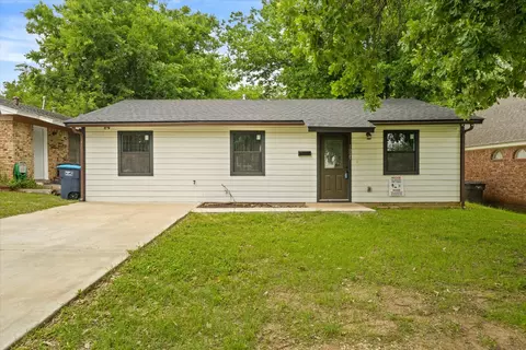 1025 E Cantey St, Fort Worth, TX 76104