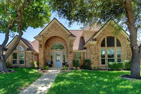 1736 Woodhill Ln, Bedford, TX 76021