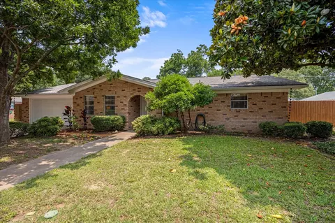 1325 N Rose Dr, Stephenville, TX 76401
