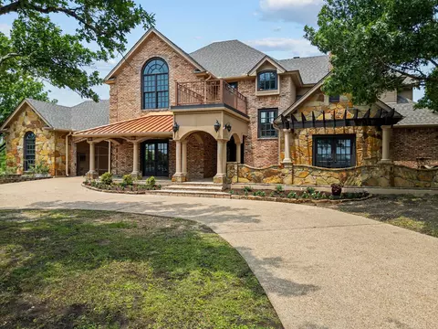 116 Woodland Hills Dr, Aledo, TX 76008