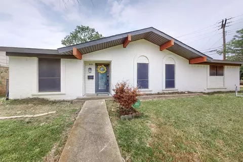 3033 Abston Dr, Mesquite, TX 75150