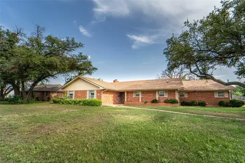 1505 Sycamore St, Breckenridge, TX 76424