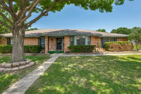 8320 Crosswind Dr, Fort Worth, TX 76179