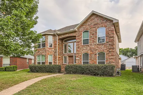 2102 Foxglove Ct, Garland, TX 75040