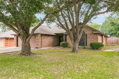 7517 Dana Ln, North Richland Hills, TX 76182
