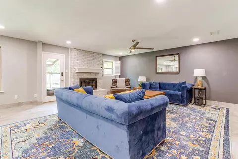 409 Evans Dr, Euless, TX 76040 photo 13