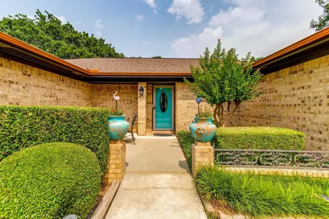 409 Evans Dr, Euless, TX 76040 photo 3