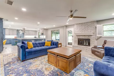 409 Evans Dr, Euless, TX 76040 photo 15