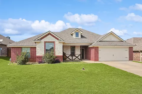 2513 Goodnight Trl, Sanger, TX 76266