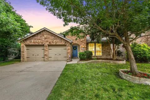 9136 Liberty Crossing Dr, Fort Worth, TX 76131